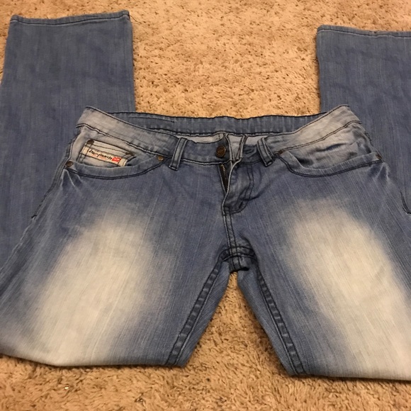 Diesel low Rise, boot cut, jeans - Picture 2 of 8